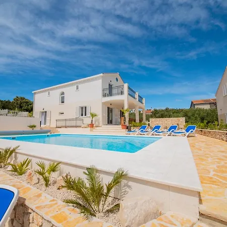 Villa Temida *