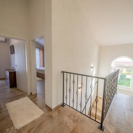 Villa Temida *